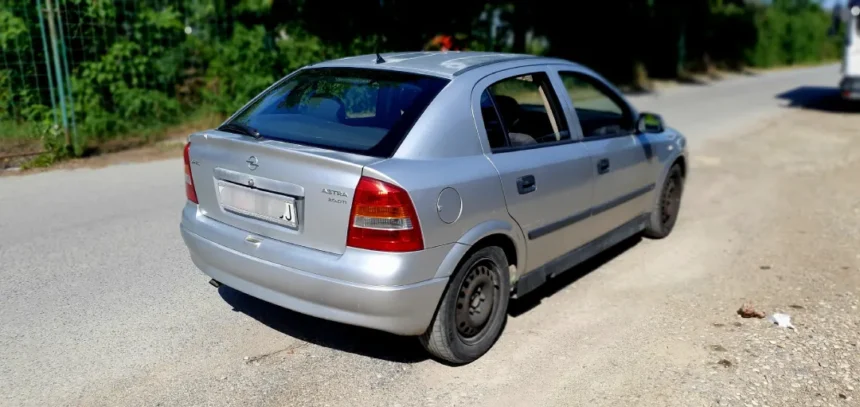 Opel Astra G 2.0dti - buco automobili