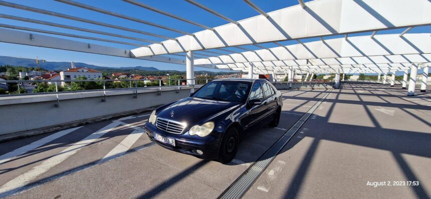 Mercedes-Benz c220cdi w203 - buco automobili