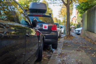naljepnica b zgrozila javnost oznacava vozace koji ne znaju osnovni manevar