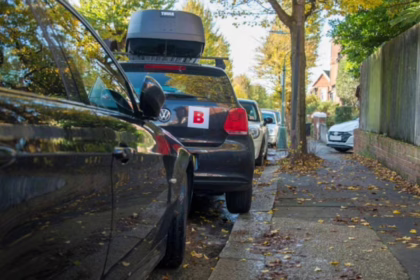 naljepnica b zgrozila javnost oznacava vozace koji ne znaju osnovni manevar