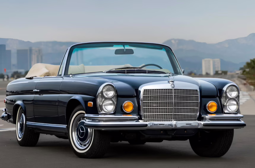 ovaj mercedes je proizveden 1971 godine savrseno je ocuvan prodaje se