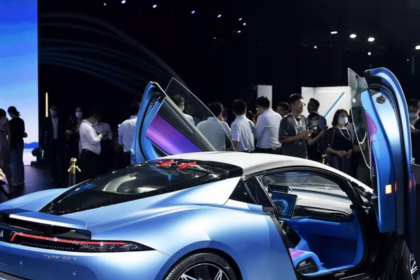 ubojica ferrarija stigao u europu kinezi ruse monopol talijanskih proizvodaca hiperautomobila