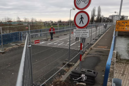video pogledajte cime je prelazio prometni i opasni most mladosti u zagrebu