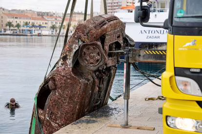 foto auto u zadru 18 godina bio na dnu mora ovako izgleda