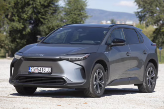 zbogom cudnom imenu toyota ukida neshvacenu oznaku bz za elektricne modele u europi