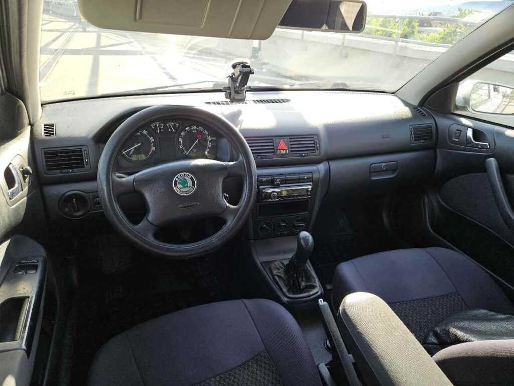 Škoda Octavia mk1  1.6i + LPG 2008.god - unutrašnjost