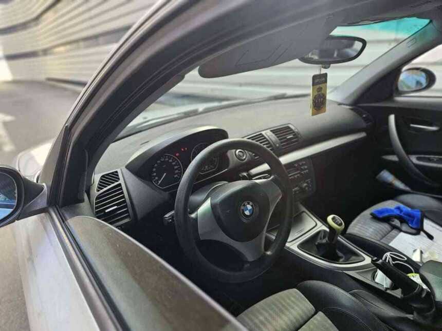 BMW e87 118d 2006.god