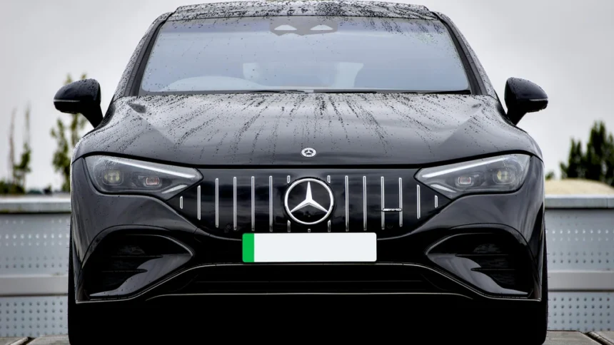 static photos 1764885886