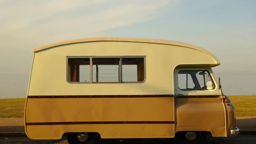 static photos 1764885951