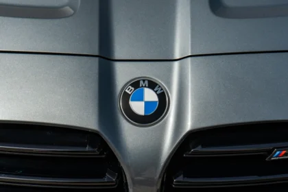 static photos 1765250677