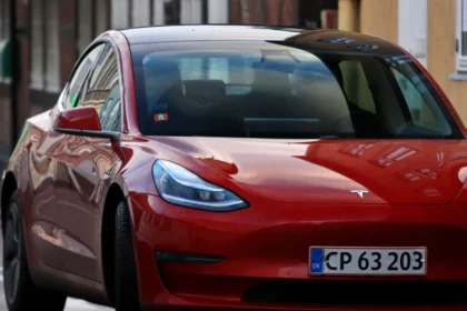 static photos 1765640032