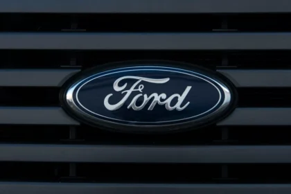 static photos 1765665302