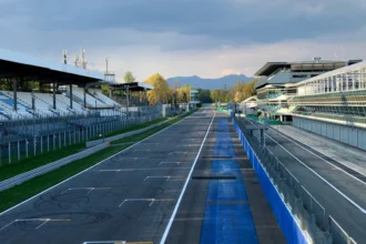 static photos 1765799620