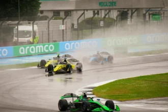 static photos 1765823834