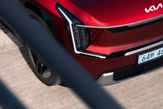 static photos 1765860335