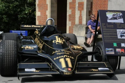 static photos 1766512400